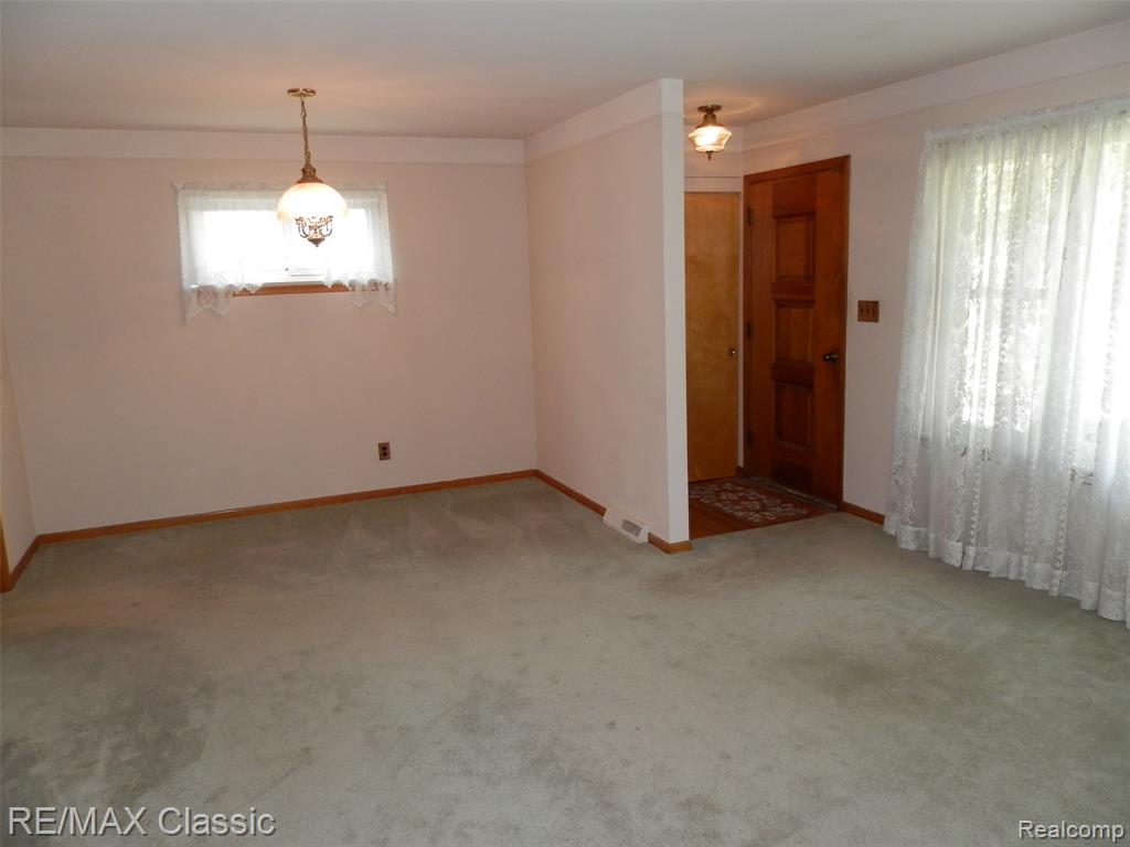 7736 Berwick Drive, Westland, MI — Photo 8