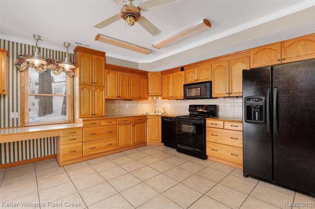 10045 Highland Road, White Lake, MI — Photo 30