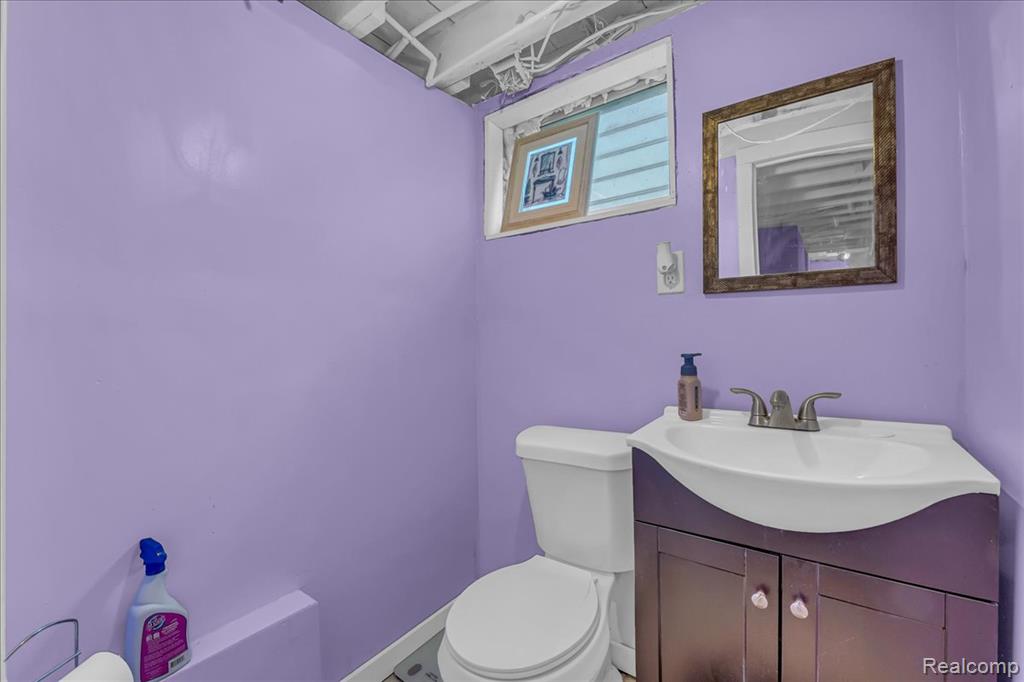 9390 Emmons, Detroit, MI 48214 — Photo 22