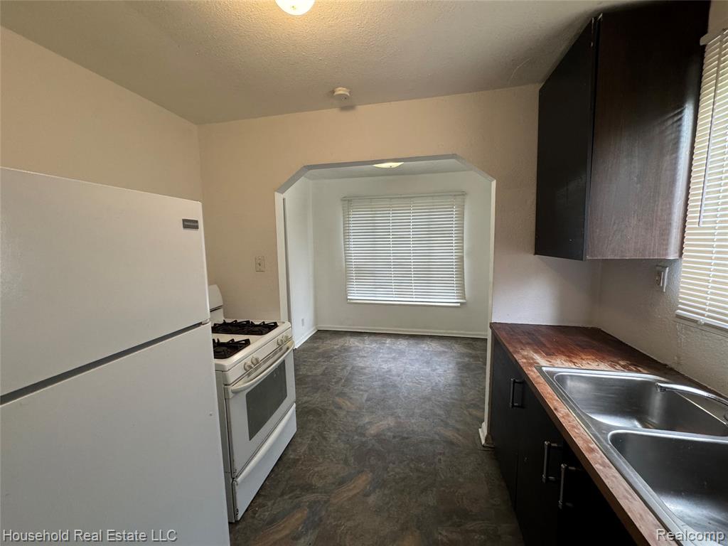 8211 Artesian Street, Detroit, MI 48228 — Photo 8