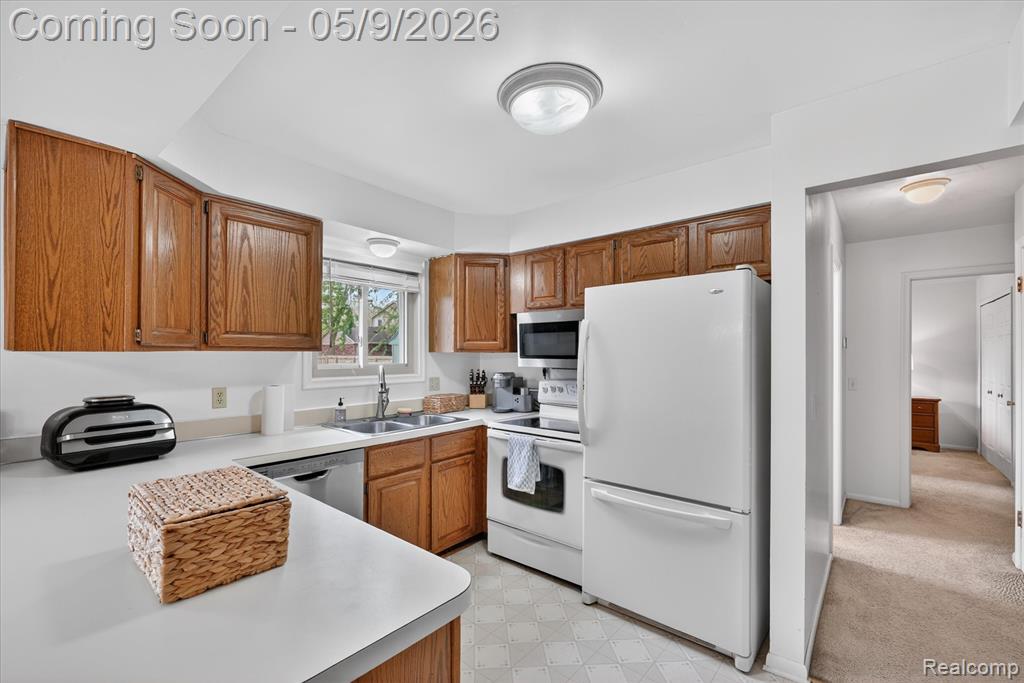 16621 Gatehouse Drive, Woodhaven, MI 48183 — Photo 13