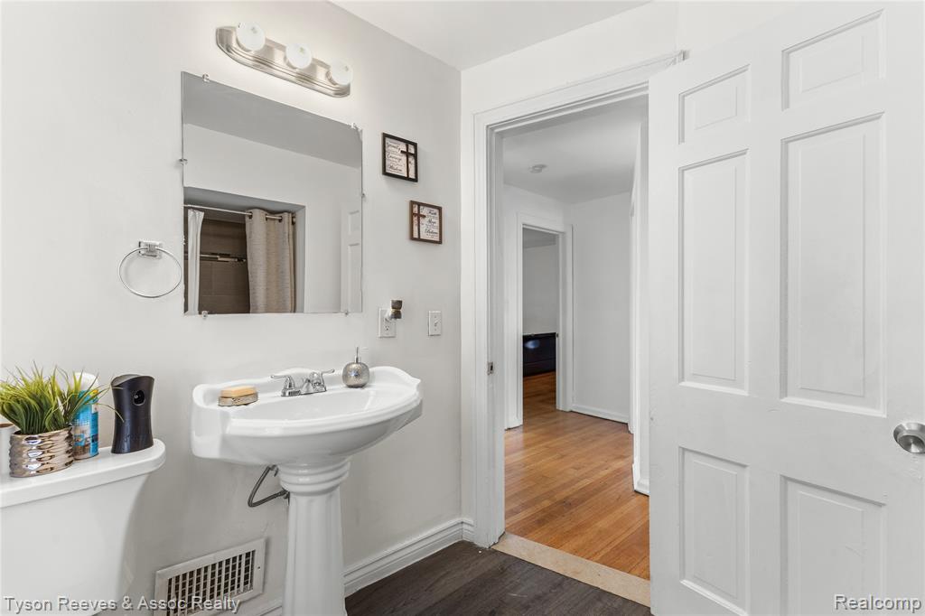 19138 San Juan Drive, Detroit, MI 48221 — Photo 13
