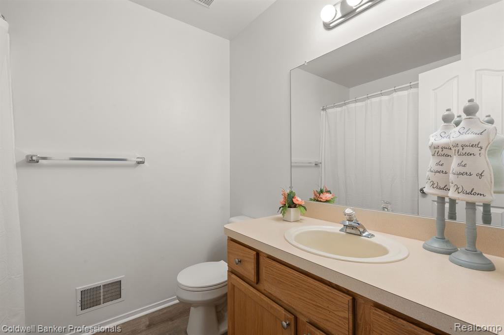 6769 QUAIL RUN Circle N, Westland, MI — Photo 24