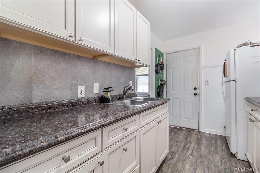 6773 CORNELL Street, Taylor, MI 48180 — Photo 8