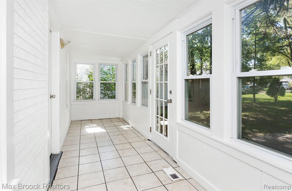 594 ANDRESEN Court, Hazel Park, MI 48030 — Photo 3