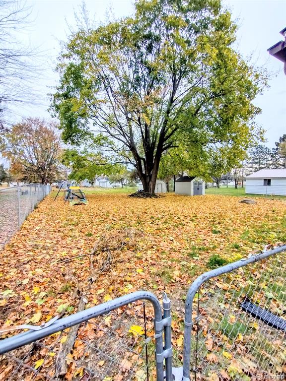 4951 MAIN Street, Millington, MI 48746 — Photo 15