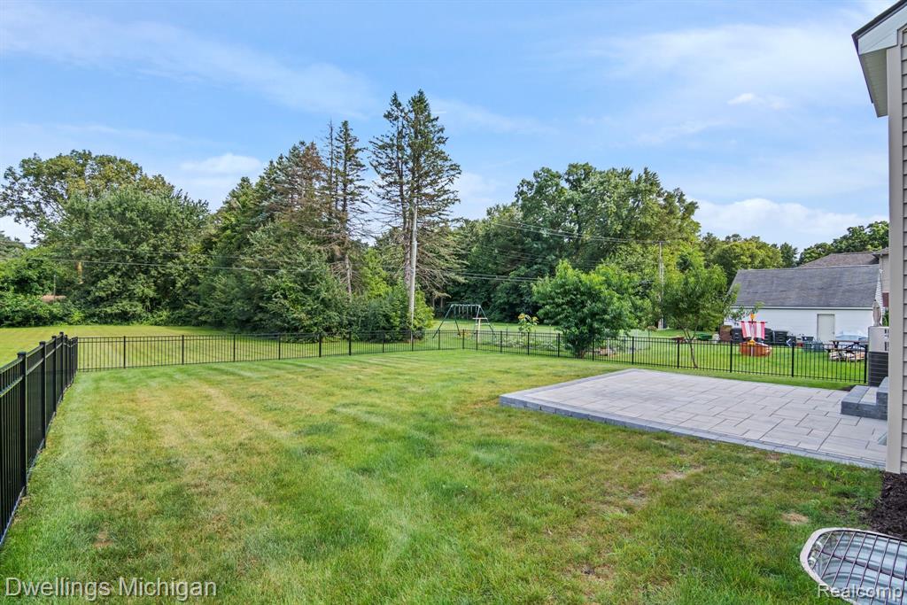 15566 PORTIS Street, Plymouth, MI 48170 — Photo 33