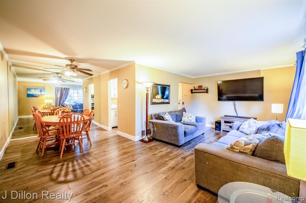 653 E Fox Hills Drive, 49, Bloomfield Hills, MI 48304 — Photo 6