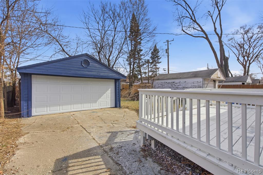 26066 Barrington Street, Madison Heights, MI 48071 — Photo 16