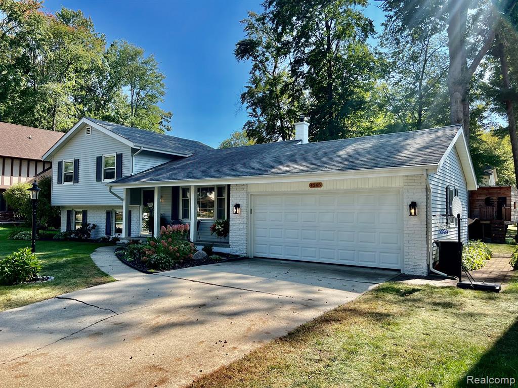 4245 SURREY Lane, Fort Gratiot, MI 48059 — Photo 38