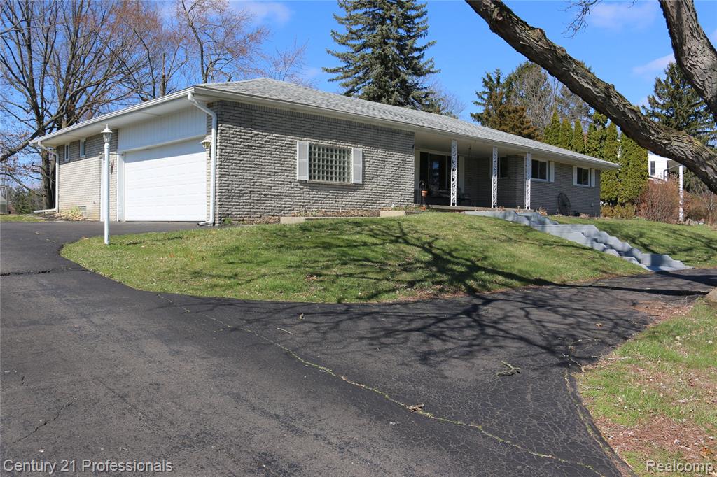 650 Longford Drive, Rochester Hills, MI 48309 — Photo 2