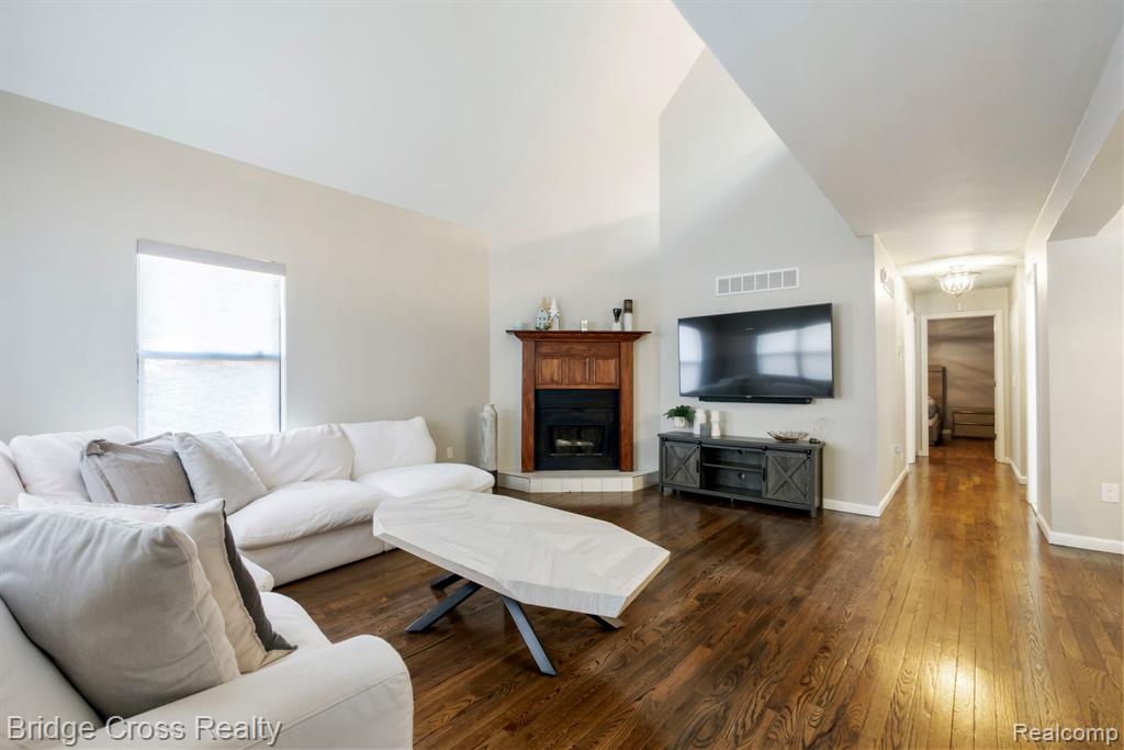24877 Auburn Lane, Southfield, MI 48033 — Photo 5
