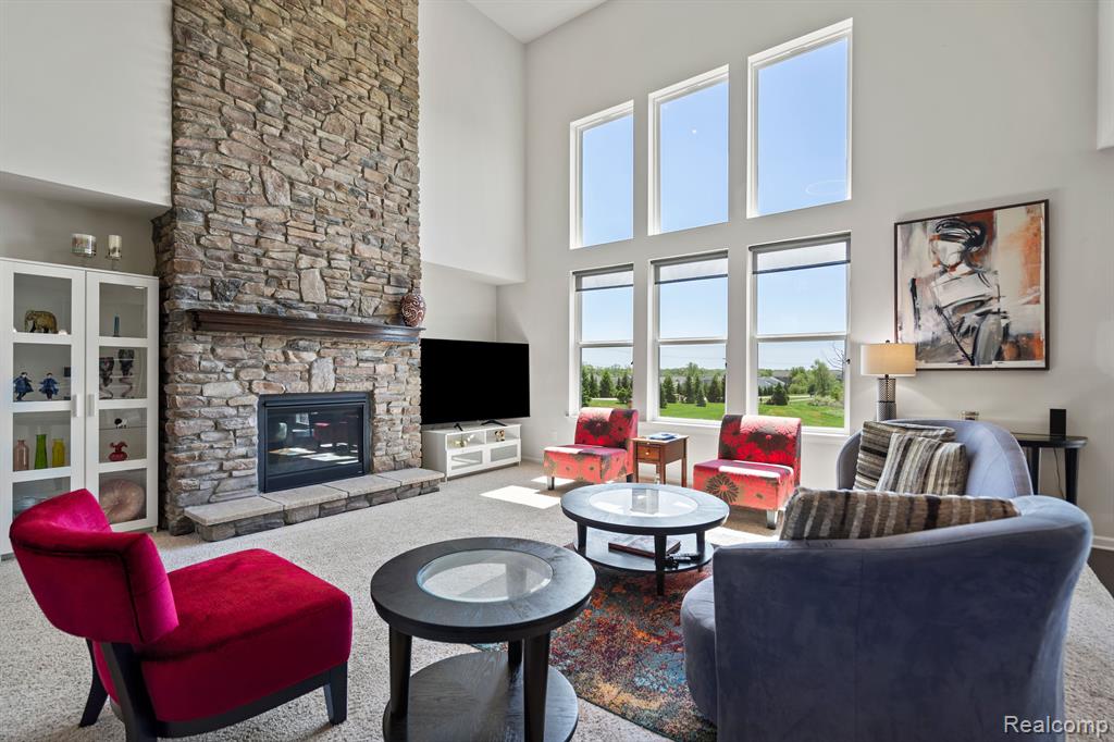 4562 Cloverdale Court, Lake Orion, MI — Photo 4