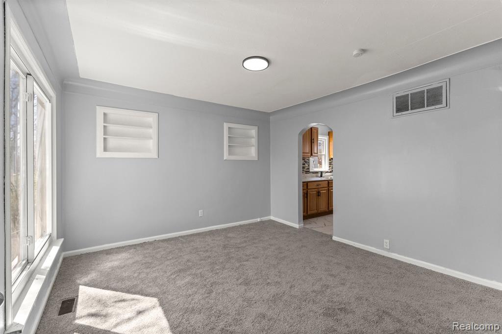 4924 ZIEGLER Street, Dearborn Heights, MI 48125 — Photo 7