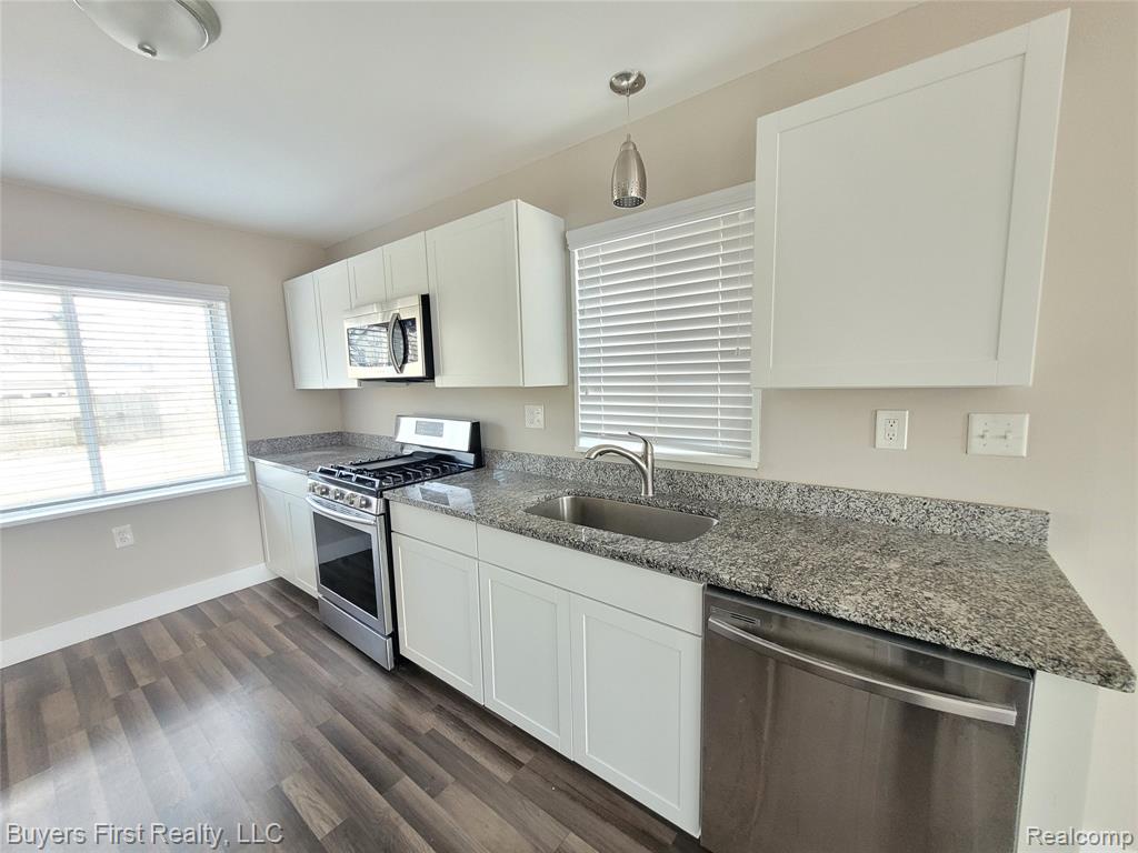 21741 Church Street, Oak Park, MI 48237 — Photo 5