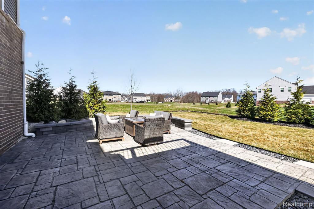 26512 International Drive, South Lyon, MI 48178 — Photo 5