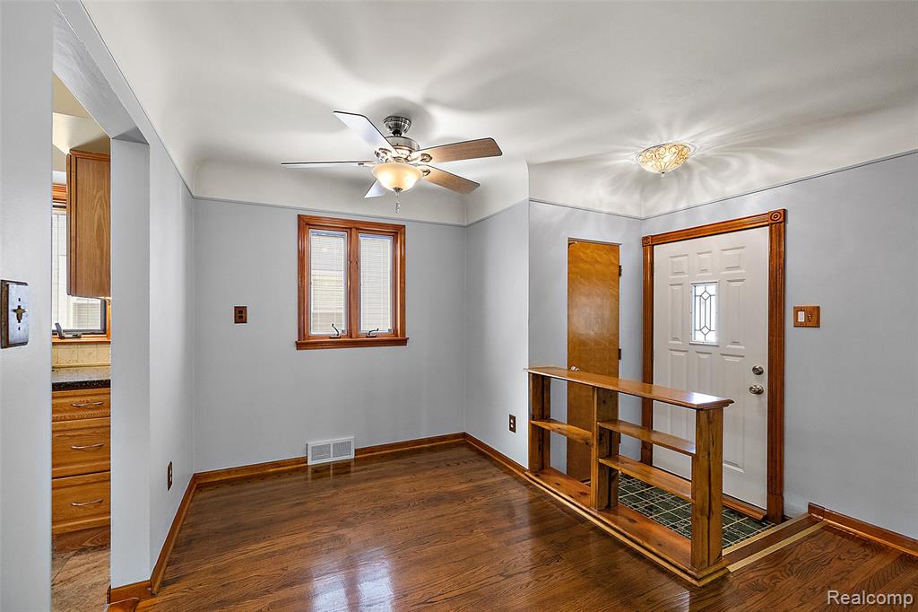 637 S Edgeworth Avenue, Royal Oak, MI 48067 — Photo 15