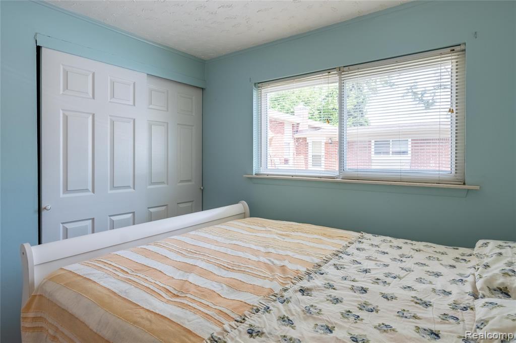 8311 Gulley Street, Taylor, MI 48180 — Photo 17