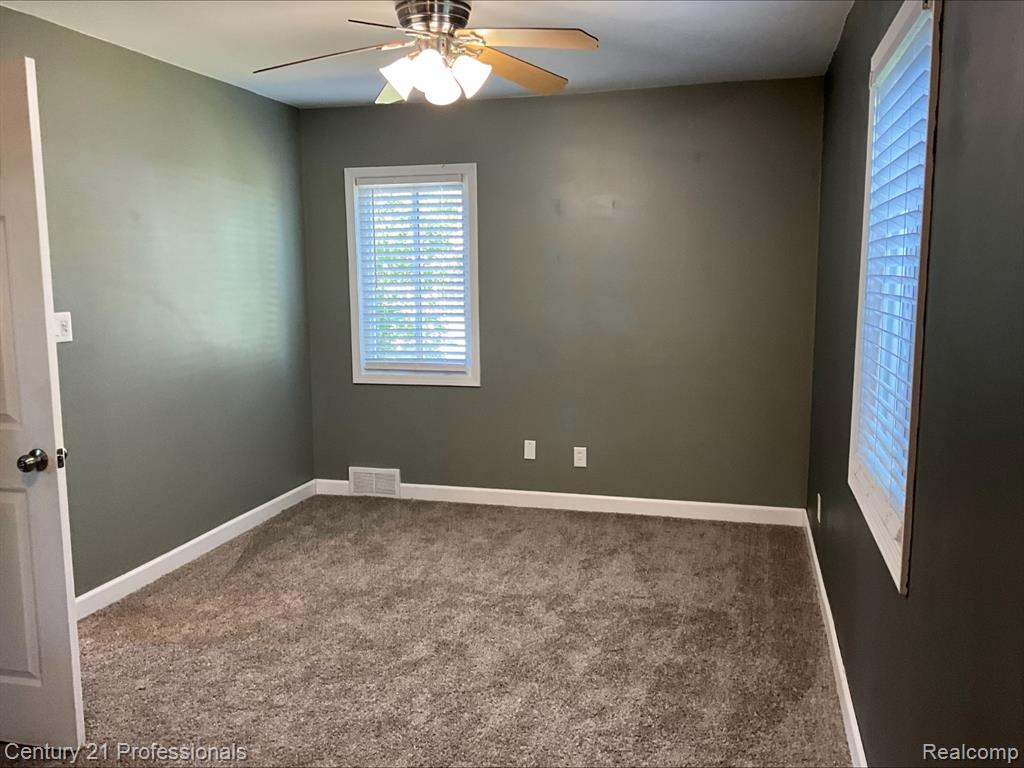 4155 Meigs Avenue, Waterford, MI 48329 — Photo 9