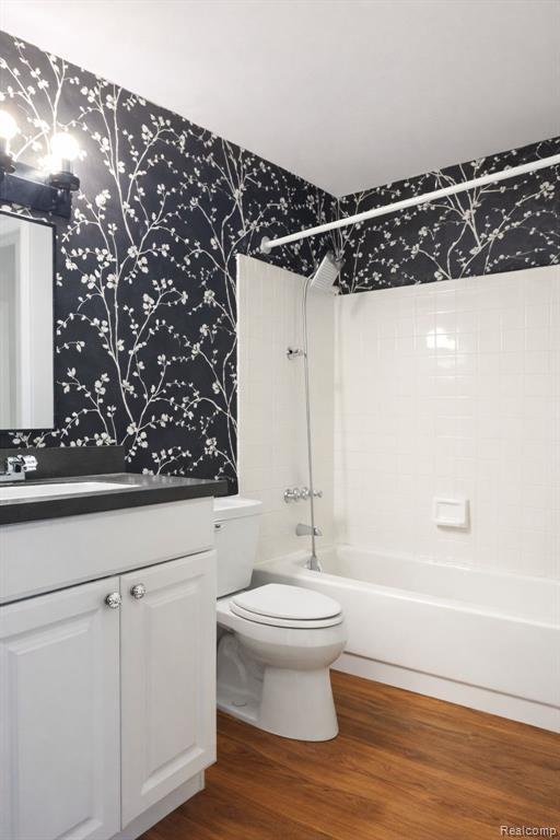 33693 Pondview Circle, Livonia, MI 48152 — Photo 11