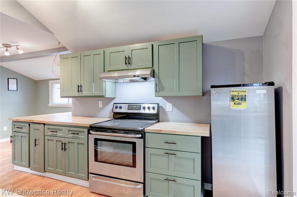 608 S Adelaide Street, Fenton, MI 48430 — Photo 16