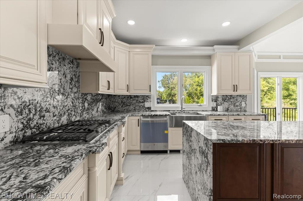 53650 Cherrywood Drive, Shelby Twp, MI 48315 — Photo 18