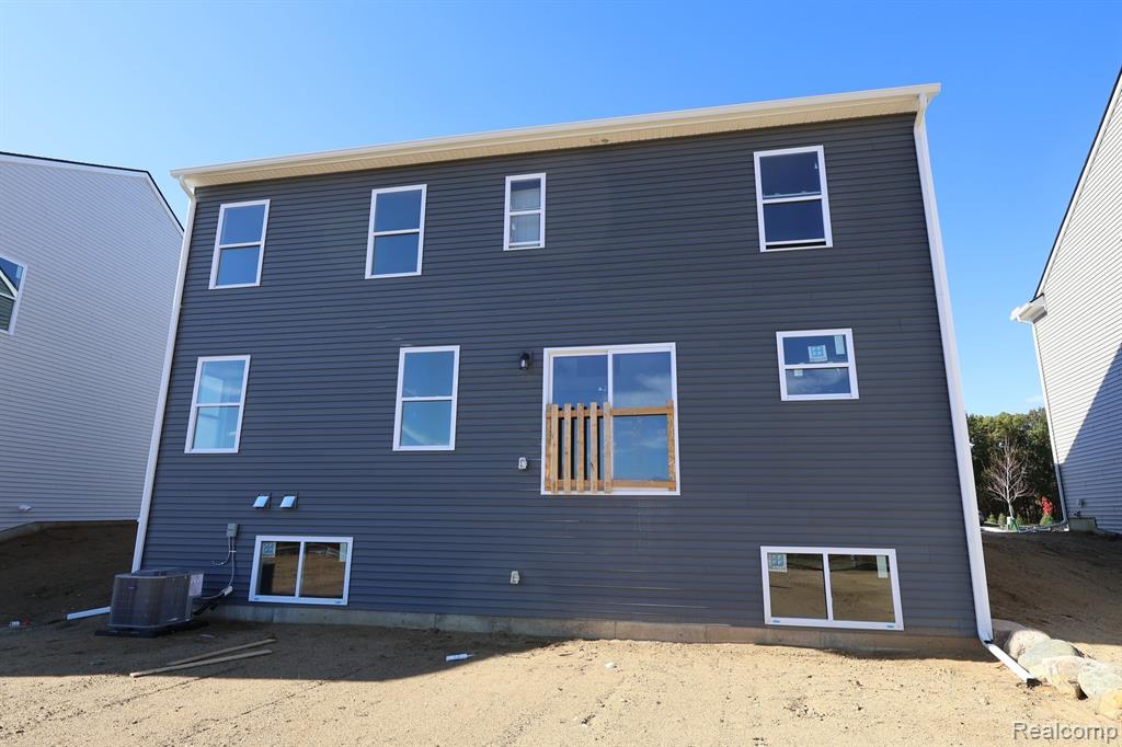 422 Hidden River W, Holly, MI 48442 — Photo 4