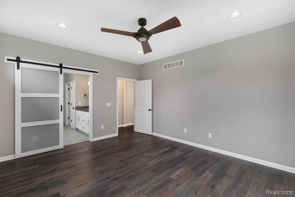4280 ROLLING MEADOW Lane, Ypsilanti, MI 48197 — Photo 24