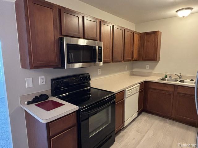 655 Lewa Downs Drive, Pontiac, MI 48341 — Photo 8