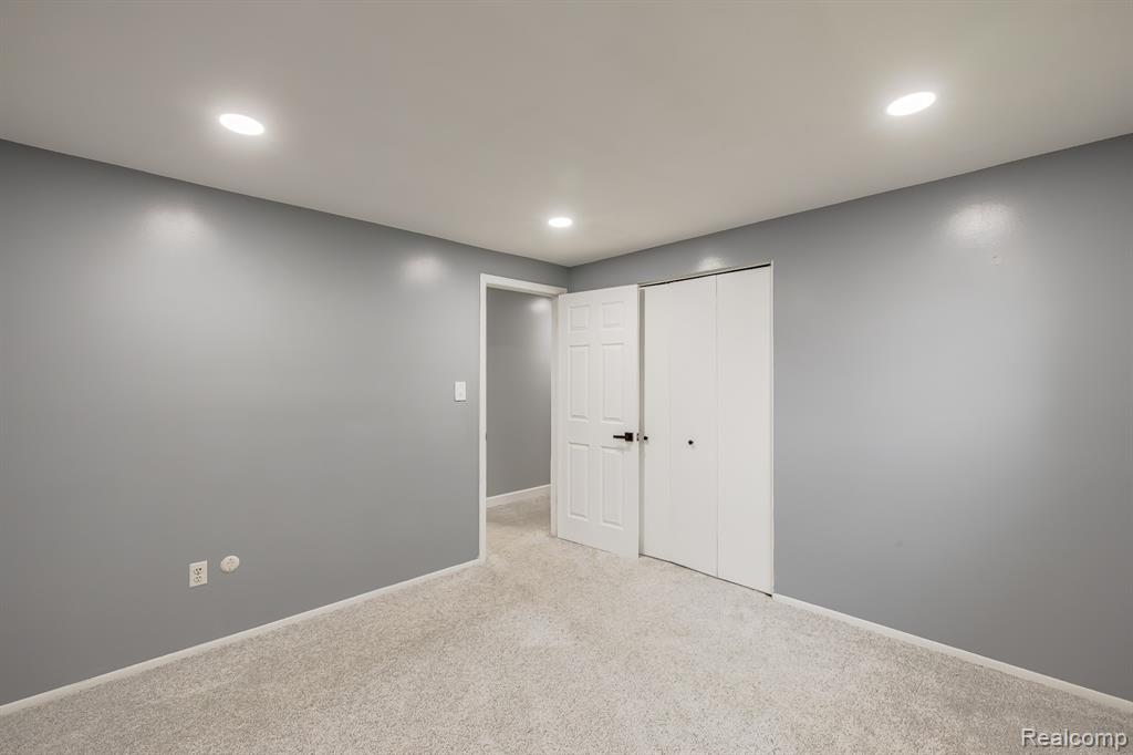 4290 FROSTWOOD, Troy, MI 48098 — Photo 34