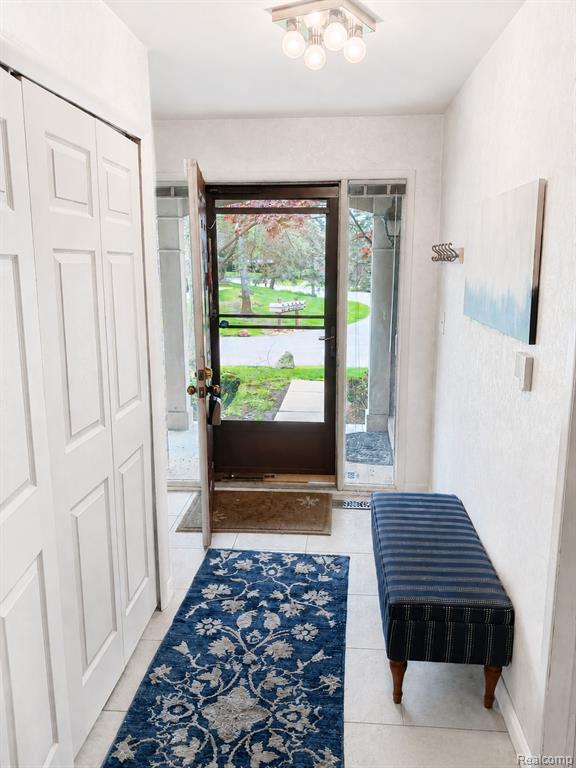 29539 Pine Ridge Circle, Farmington Hills, MI 48331 — Photo 7