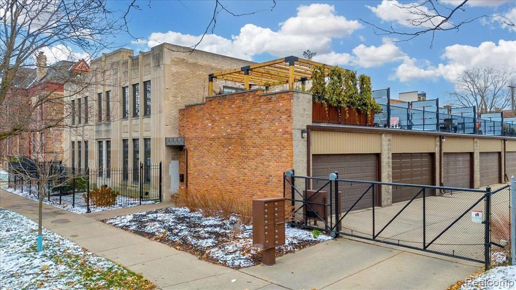 627 W ALEXANDRINE Street, 9, Detroit, MI 48201 — Photo 3