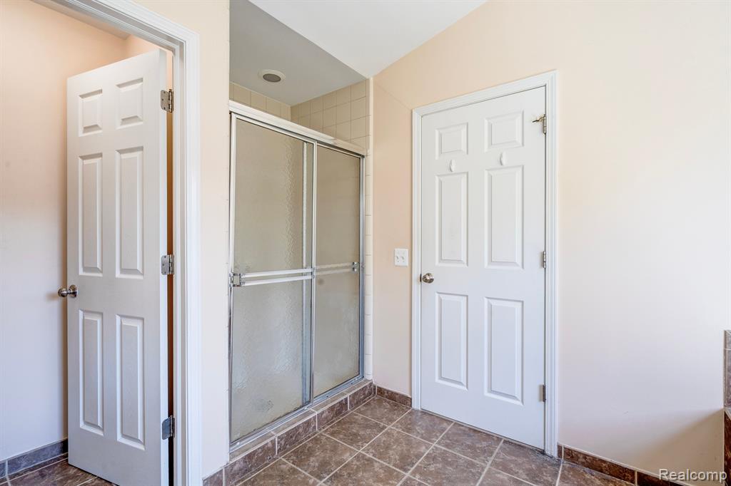 41211 N MAPLEWOOD Drive, Canton, MI 48187 — Photo 41
