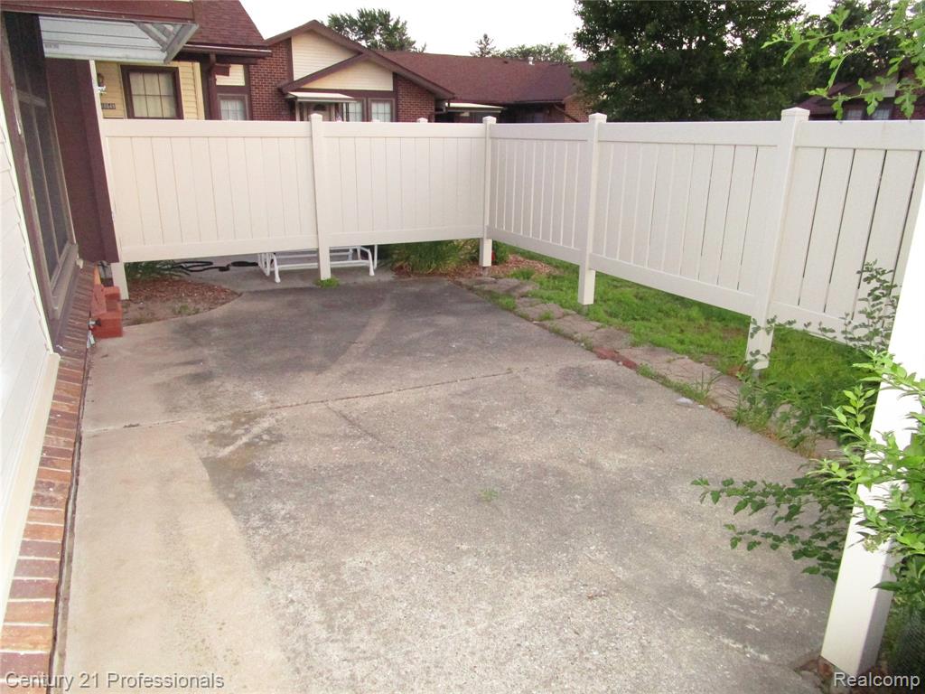 40643 Newport Drive, 273, Plymouth, MI 48170 — Photo 2