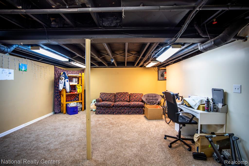 42438 SOMERSET Court, Canton, MI 48187 — Photo 20