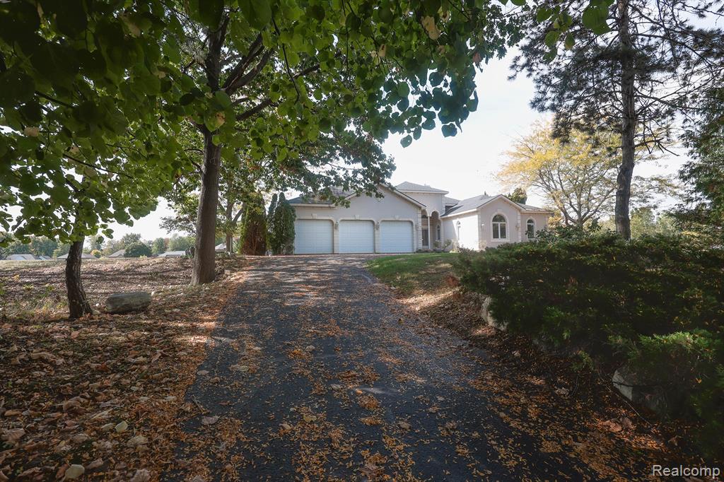 68373 Lake Angela Pointe, Richmond, MI 48062 — Photo 40