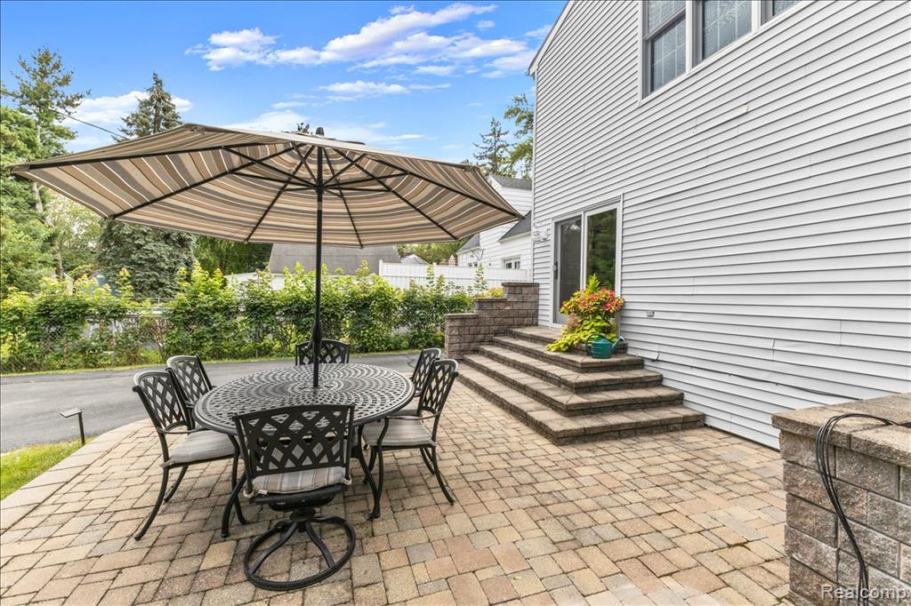 1775 Woodland Avenue, Sylvan Lake, MI 48320 — Photo 21