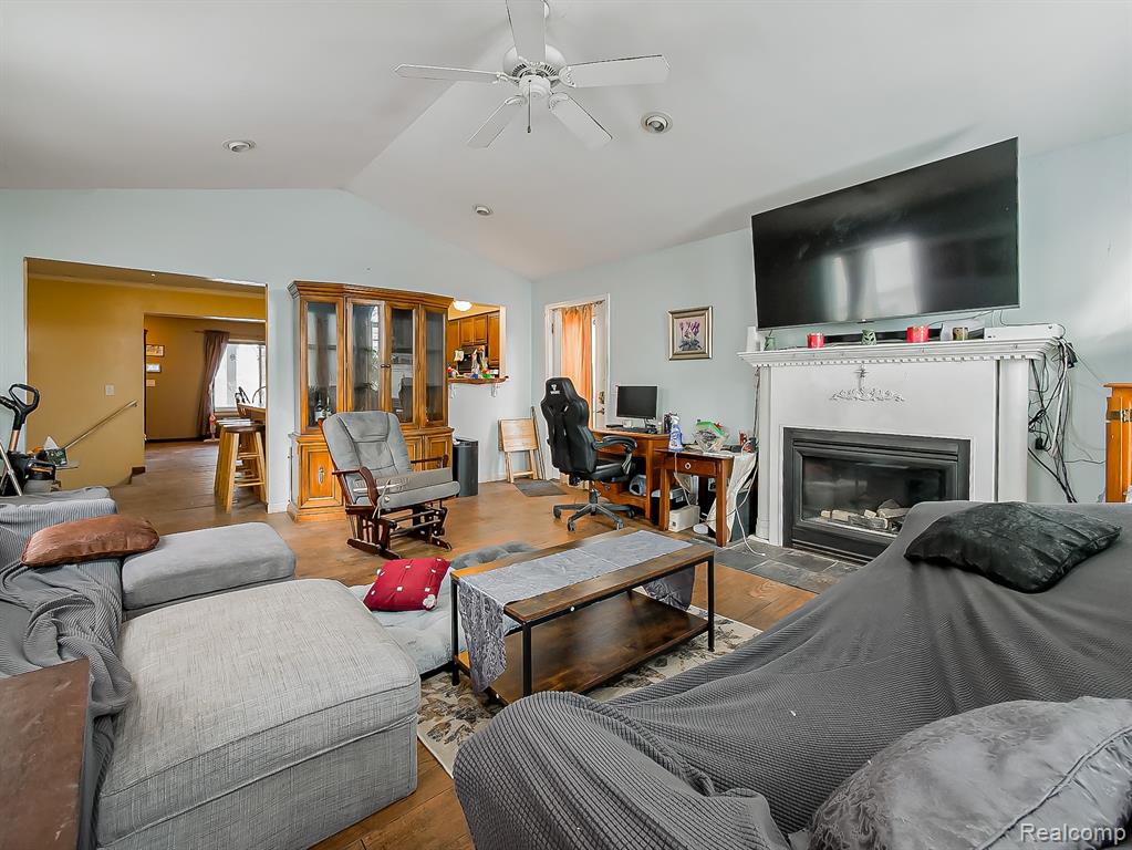 819 Woodingham Avenue, Waterford, MI 48328 — Photo 3