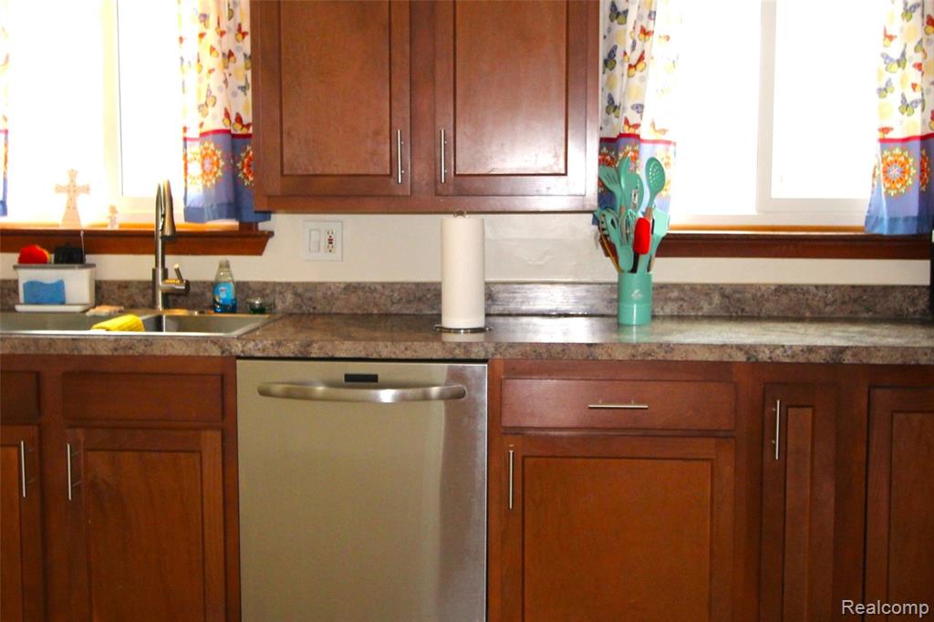 32474 Leona Street, Garden City, MI — Photo 3
