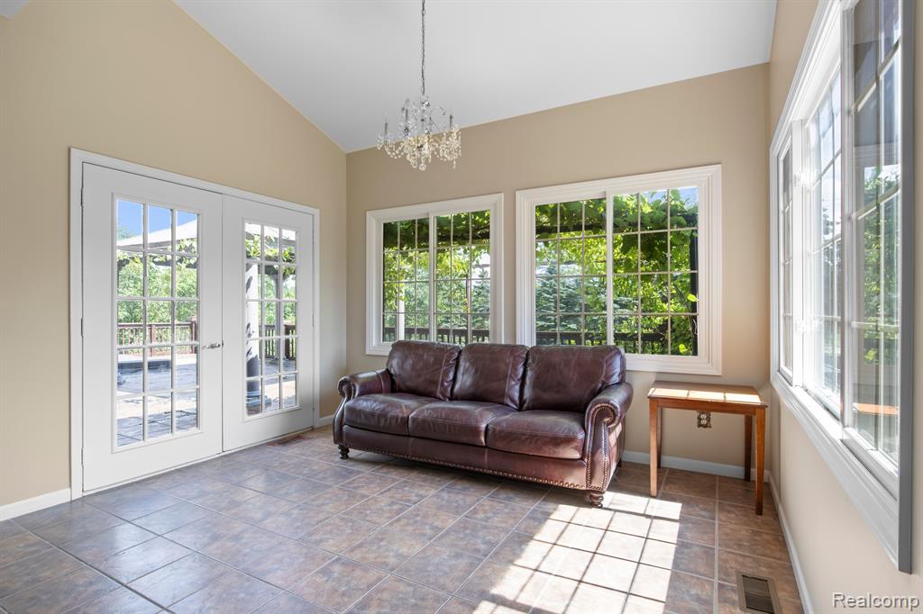 8950 WOODLORE SOUTH Drive, Plymouth, MI 48170 — Photo 14