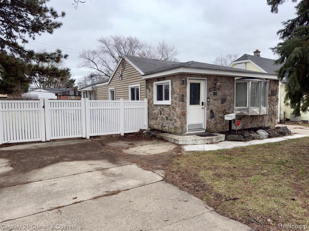 8320 Robindale Avenue, Dearborn Heights, MI 48127 — Photo 2