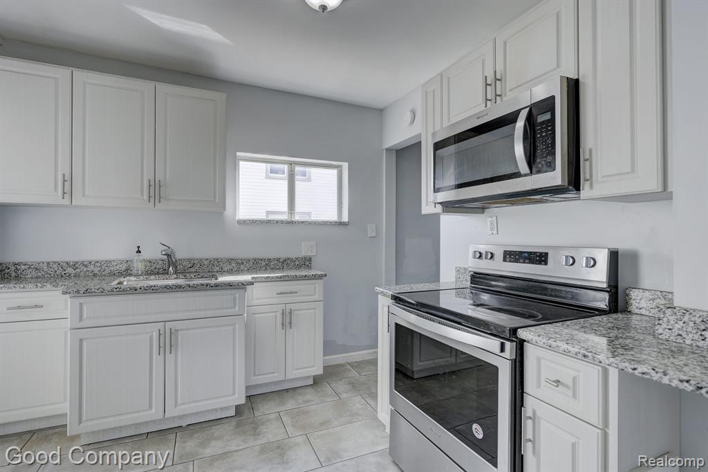 813 S Center Street, Royal Oak, MI 48067 — Photo 13