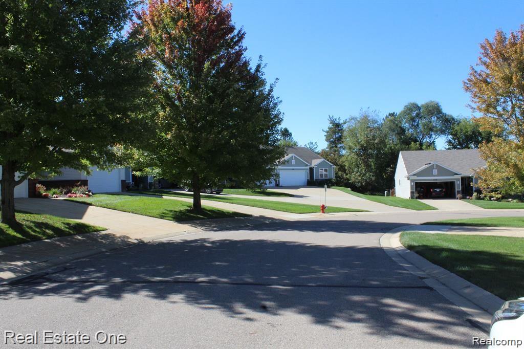 895 SPIREA, Howell, MI 48843 — Photo 45
