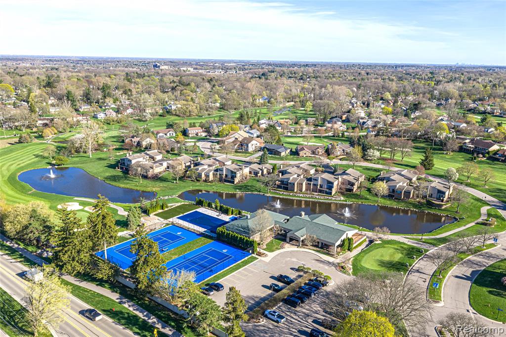 897 Augusta Drive, Rochester Hills, MI 48309 — Photo 18