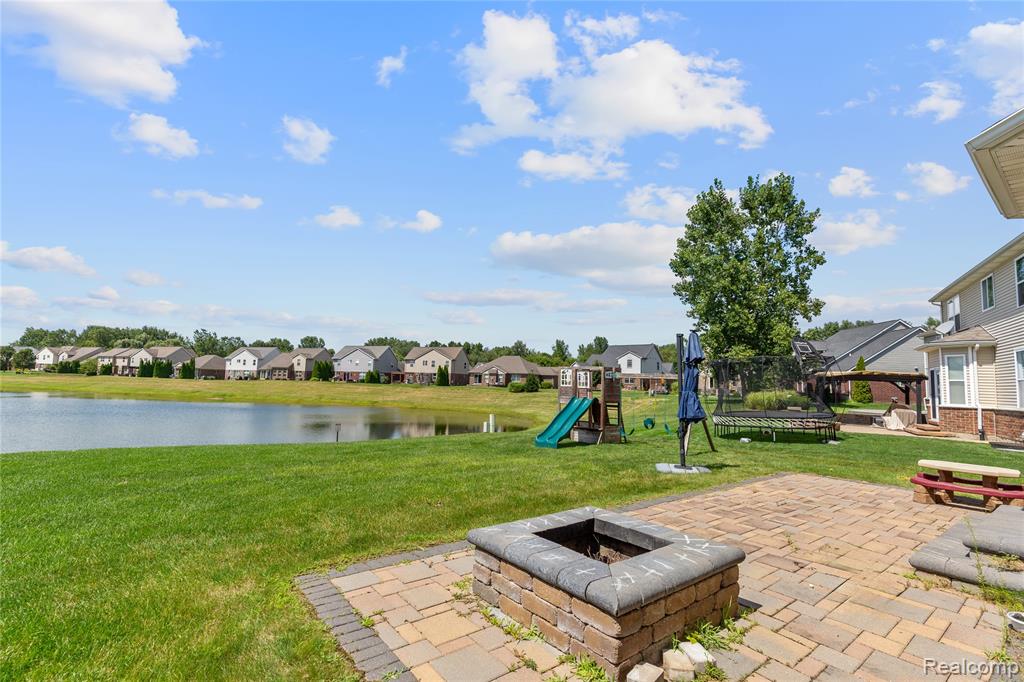 28547 Oakmonte Circle E, New Hudson, MI 48165 — Photo 48