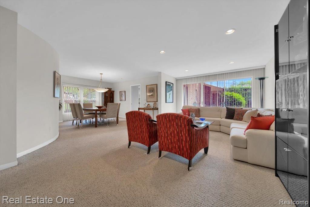 4406 KNIGHTSBRIDGE Lane, West Bloomfield, MI 48323 — Photo 8