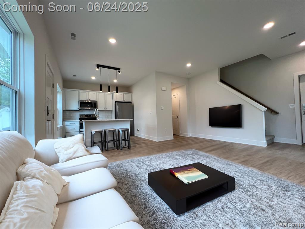 397 E BRECKENRIDGE UNIT 103 Street, Ferndale, MI 48220 — Photo 2