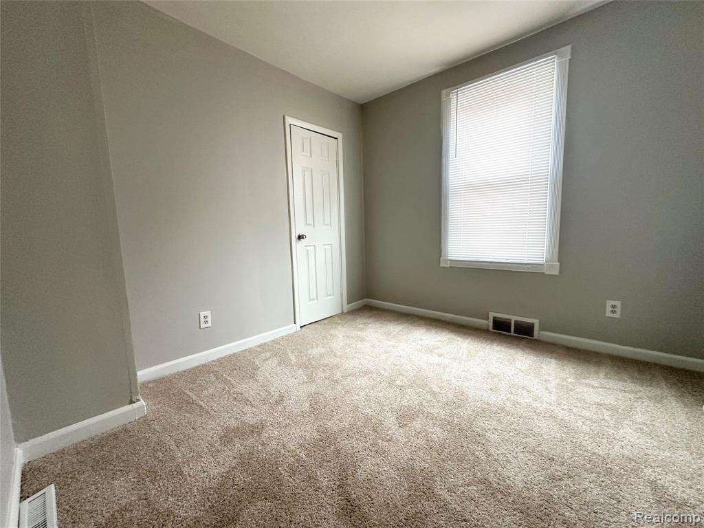 7027 Meadow Avenue, Warren, MI 48091 — Photo 10
