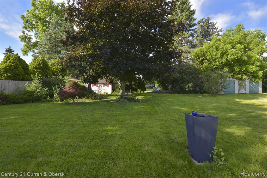 45331 Rector Drive, Canton, MI 48188 — Photo 13