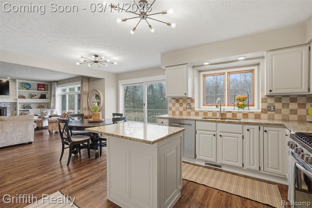 5068 Brookwood Meadows Drive, Brighton, MI 48116 — Photo 9